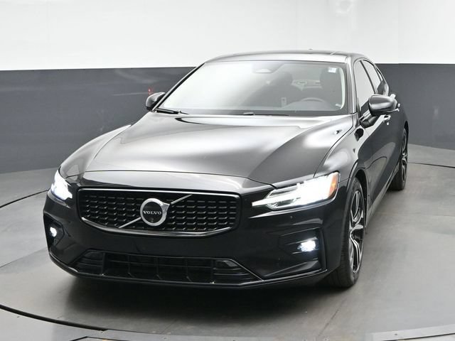 Used 2025 Volvo S60 B5 Plus AWD/4WD image 3