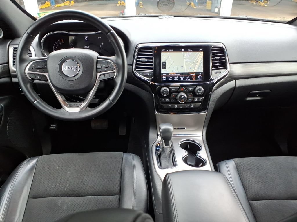 Used 2019 Jeep Grand Cherokee Laredo w/ Laredo X Package AWD/4WD image 6