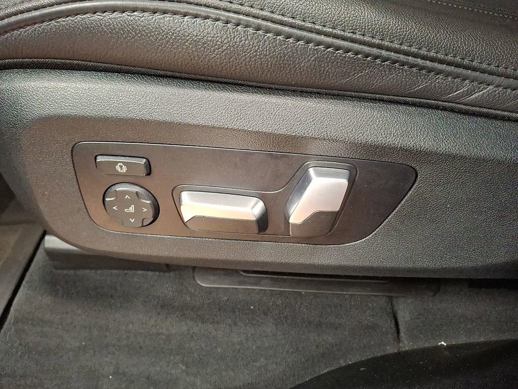 Certified 2022 BMW X7 xDrive40i w/ Premium Package image 11