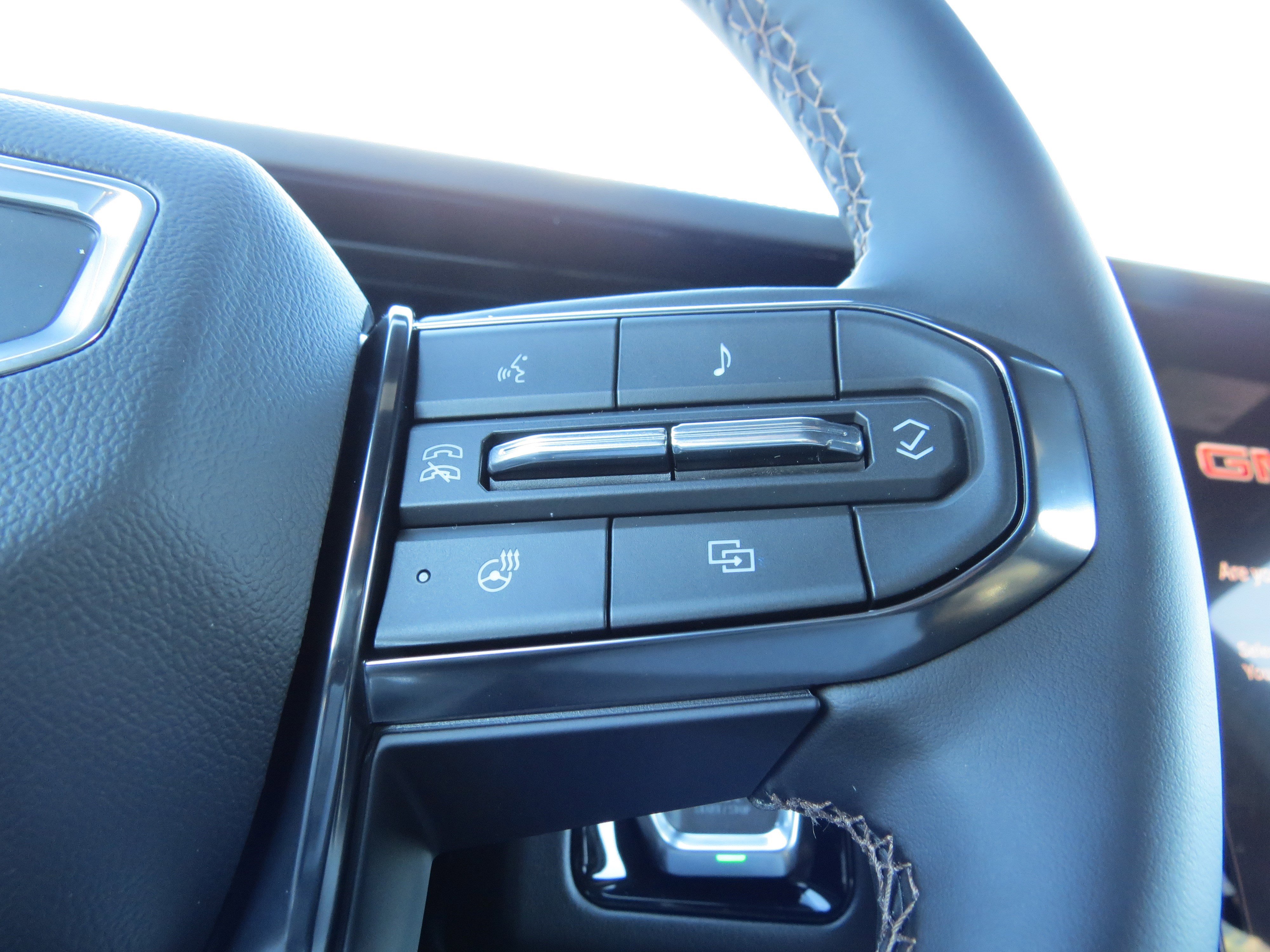 New 2026 GMC Yukon XL AT4 w/ AT4 Premium Package image 26