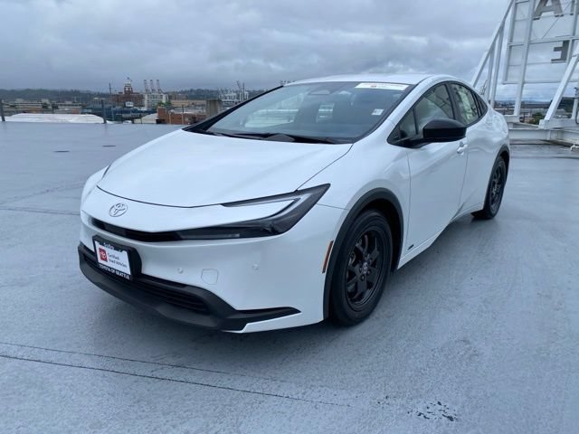 Certified 2023 Toyota Prius LE AWD/4WD image 7