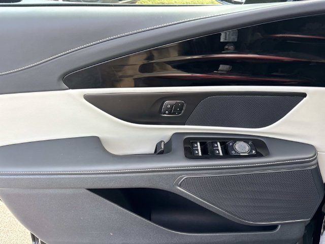 Certified 2024 Lincoln Nautilus Reserve AWD/4WD image 25