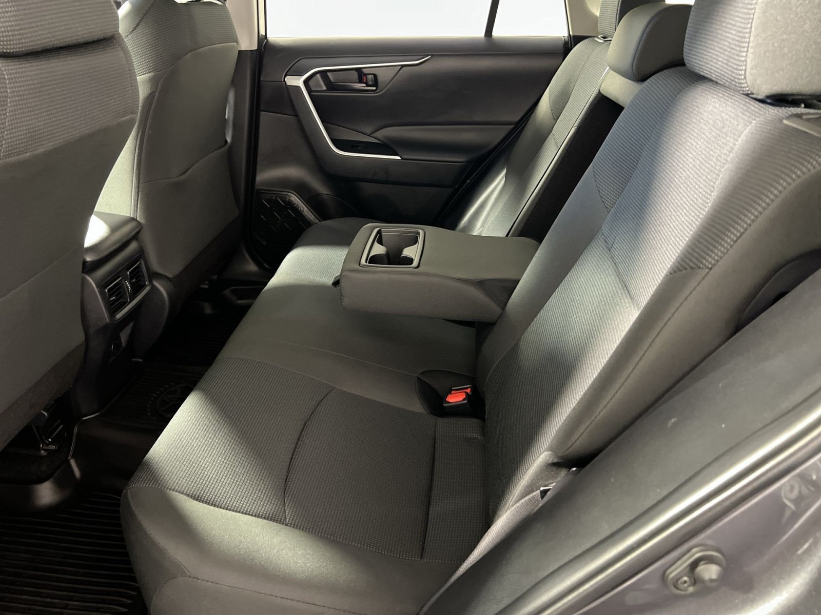 Used 2025 Toyota RAV4 LE AWD/4WD image 25