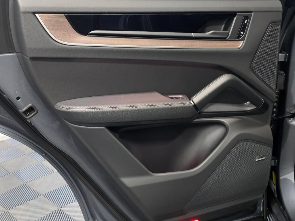 New 2026 Porsche Cayenne AWD/4WD image 22