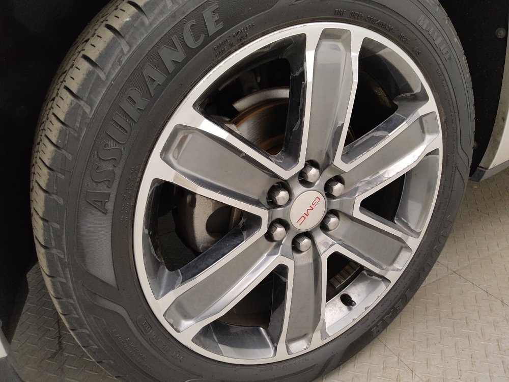 Used 2019 GMC Acadia Denali w/ Technology Package FWD image 31