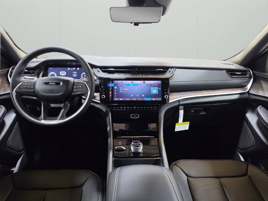 New 2027 Jeep Grand Cherokee Limited AWD/4WD image 17