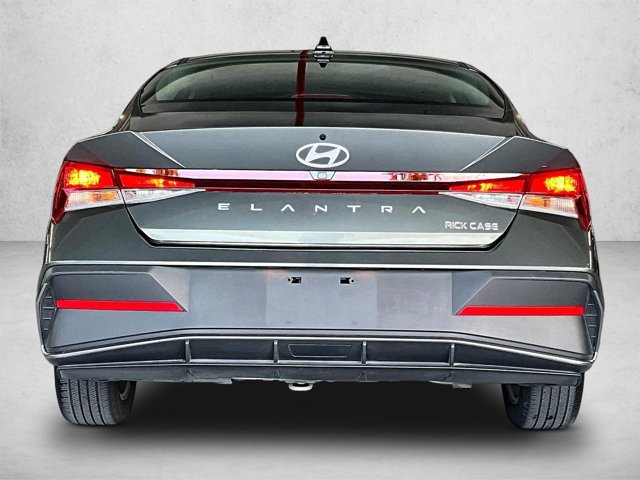 Used 2024 Hyundai Elantra SEL FWD image 3