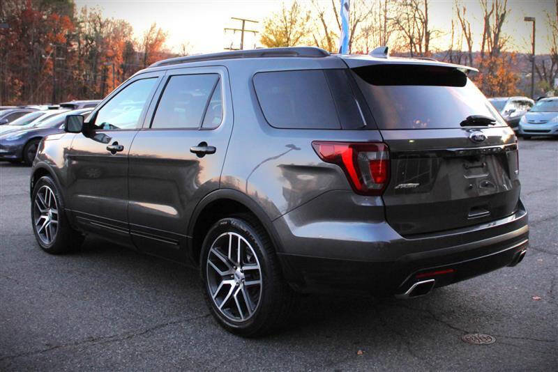 Used 2017 Ford Explorer Sport w/ Equipment Group 401A image 3