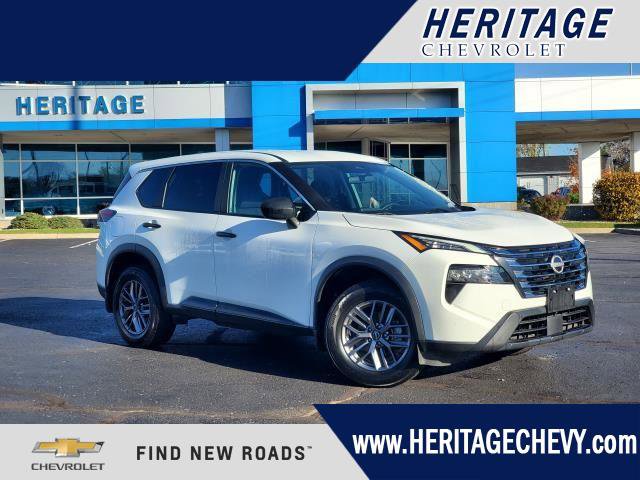 Used 2024 Nissan Rogue S image 1