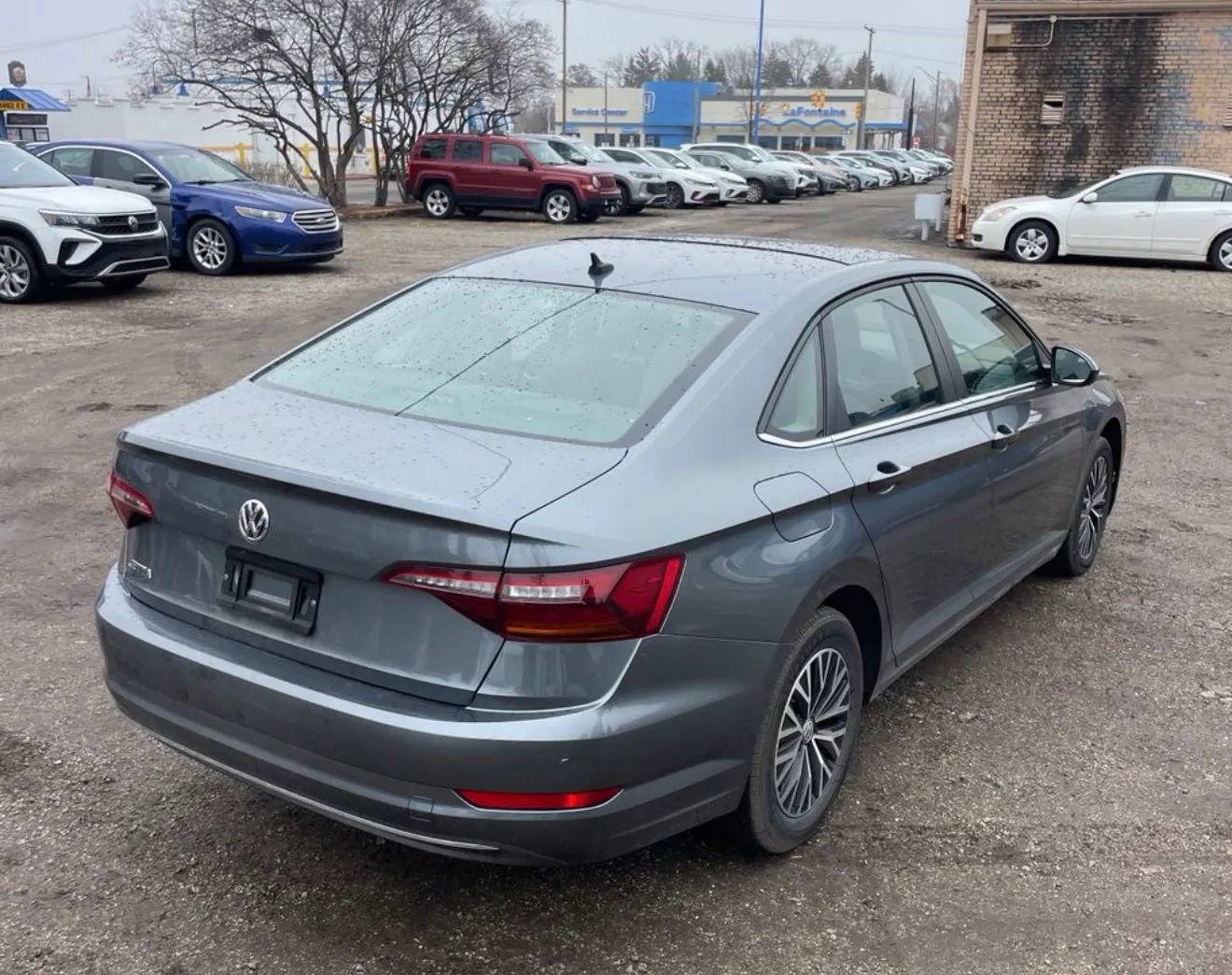 Used 2019 Volkswagen Jetta SE w/ Cold Weather Package FWD image 3
