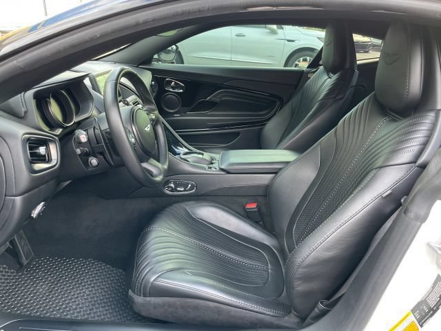 Used 2017 Aston Martin DB11 V12 RWD image 28