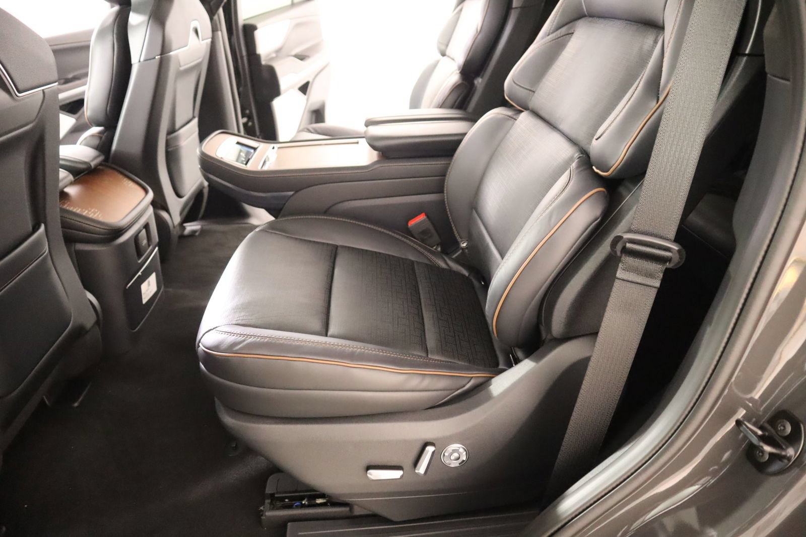 New 2026 Lincoln Navigator Black Label AWD/4WD image 13