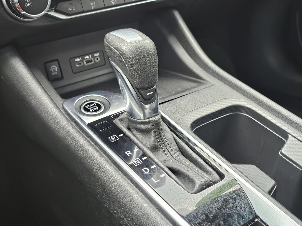 Used 2024 Nissan Sentra SV FWD image 26