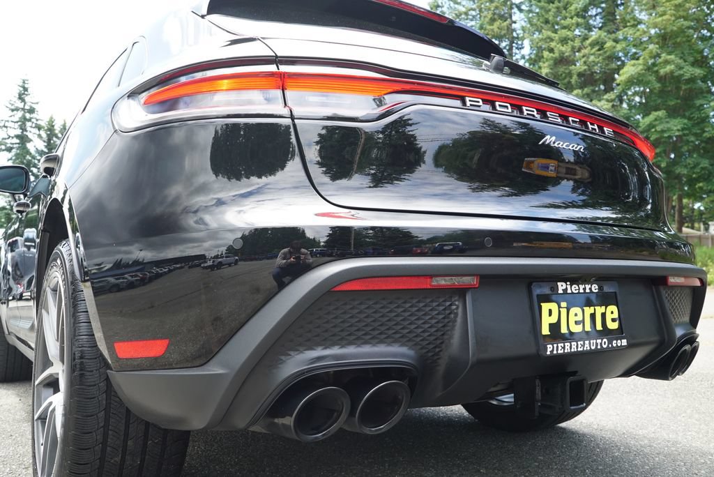 Used 2024 Porsche Macan AWD/4WD image 35