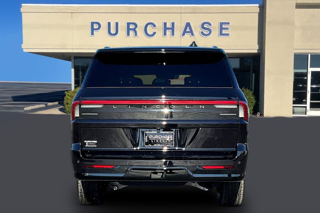 New 2026 Lincoln Navigator Reserve w/ Jet Appearance Package image 4