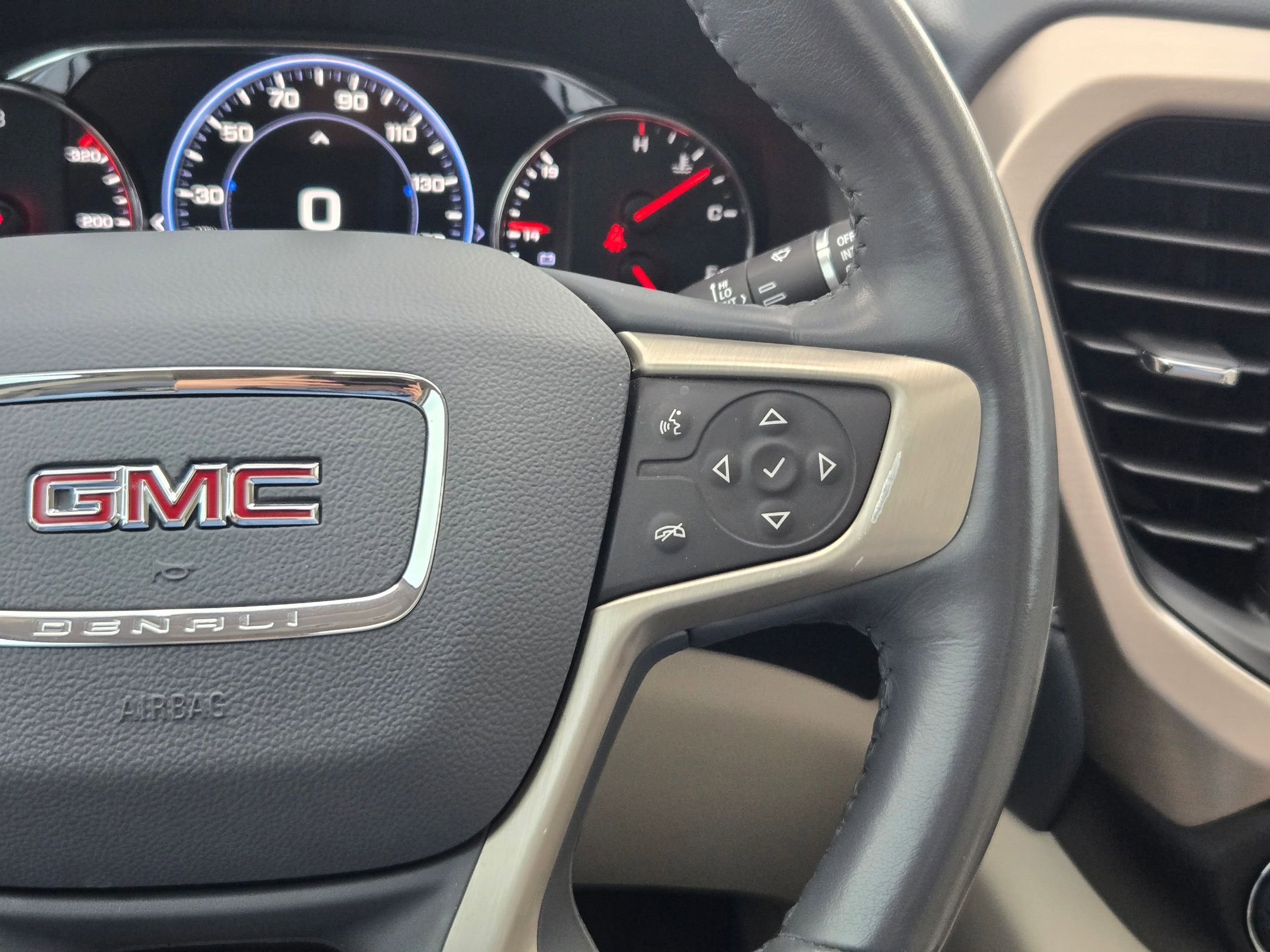 Certified 2020 GMC Acadia Denali image 25