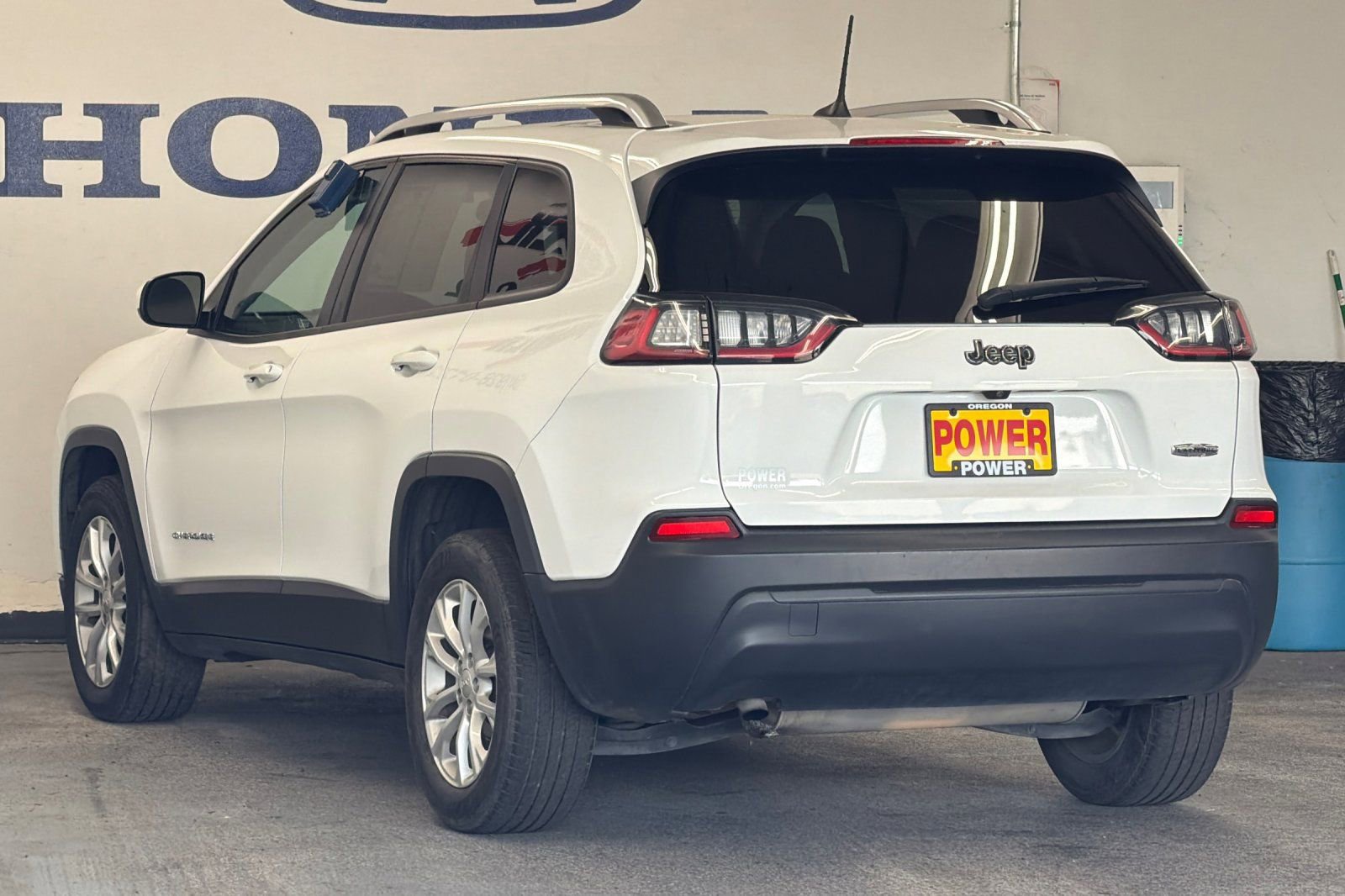 Used 2020 Jeep Cherokee Latitude FWD image 5