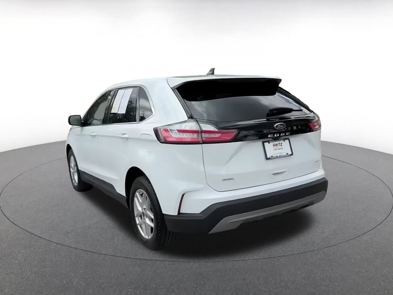 Used 2024 Ford Edge SEL image 11