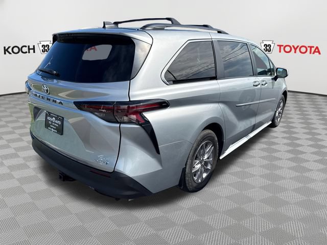Used 2024 Toyota Sienna XLE w/ XLE Plus Package AWD/4WD image 8