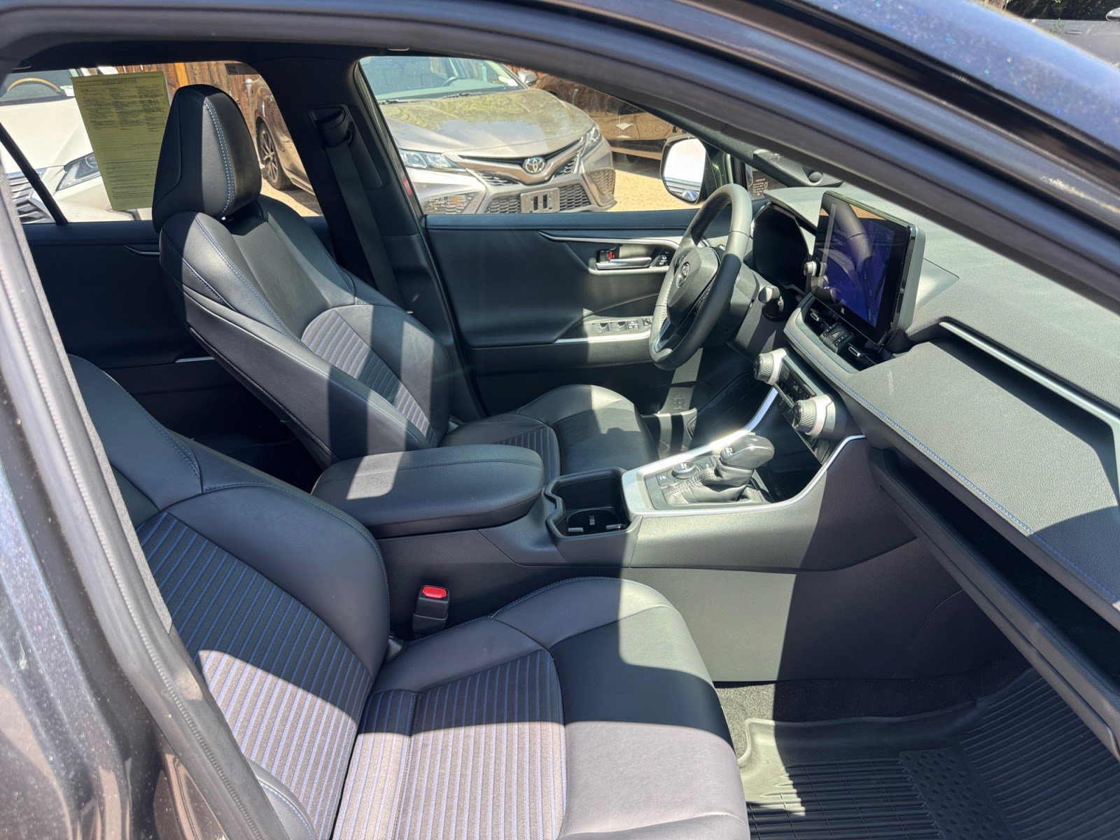 Used 2023 Toyota RAV4 XSE AWD/4WD image 19