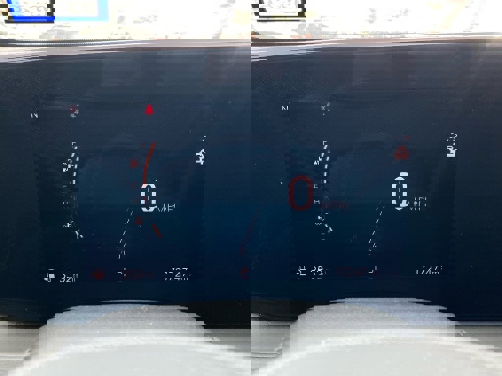 Used 2025 Buick Encore GX Preferred image 13