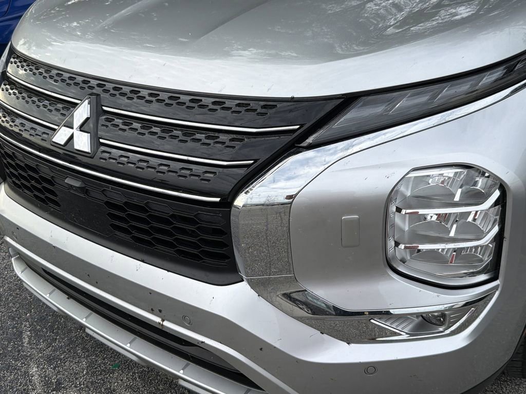Used 2024 Mitsubishi Outlander SE AWD/4WD image 4