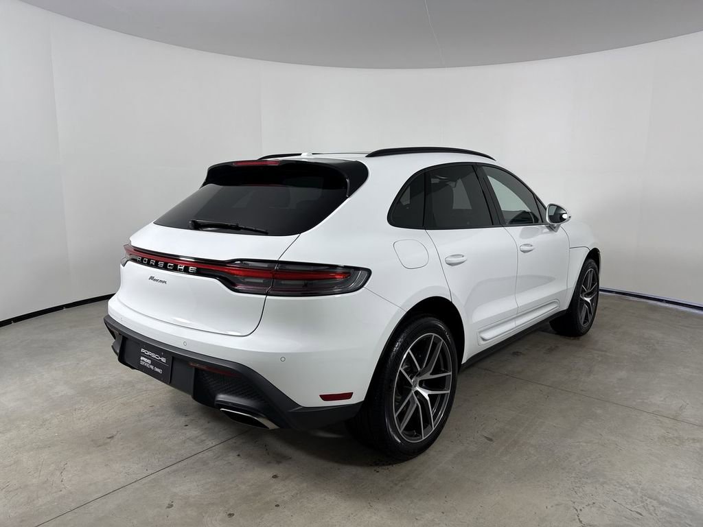 Certified 2025 Porsche Macan image 7