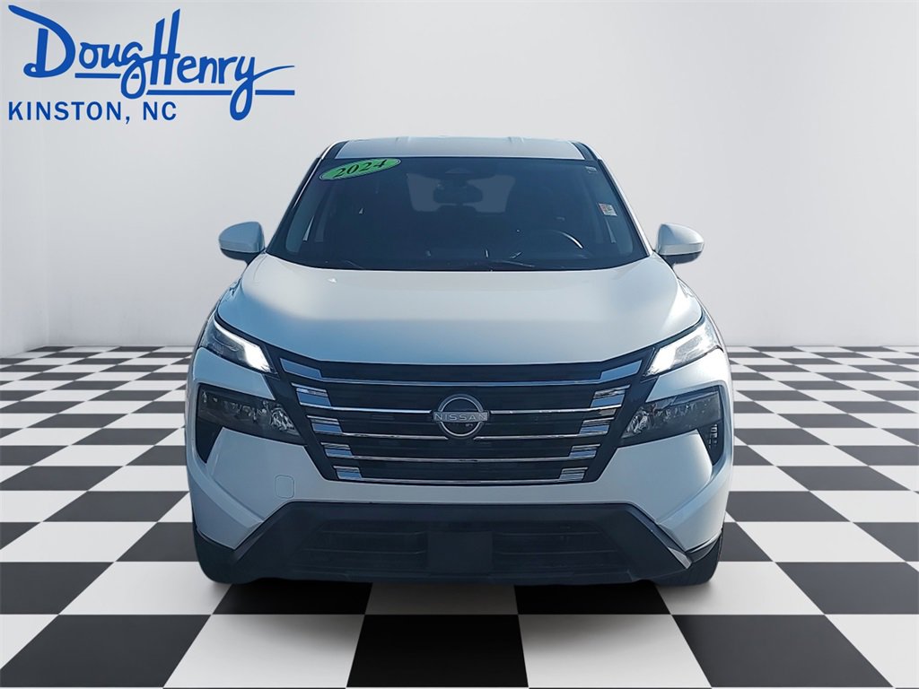 Used 2024 Nissan Rogue SV image 8