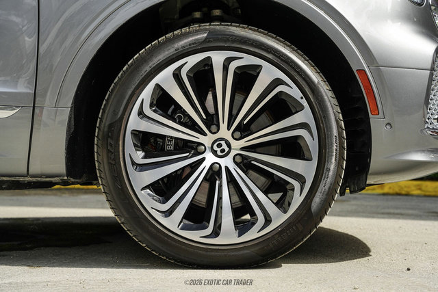 Used 2024 Bentley Bentayga Extended Wheelbase AWD/4WD image 66