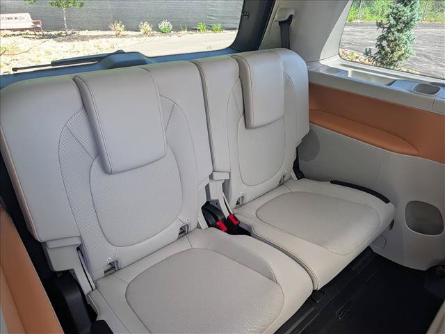 Used 2025 Volkswagen ID. Buzz Pro S Plus AWD/4WD image 18