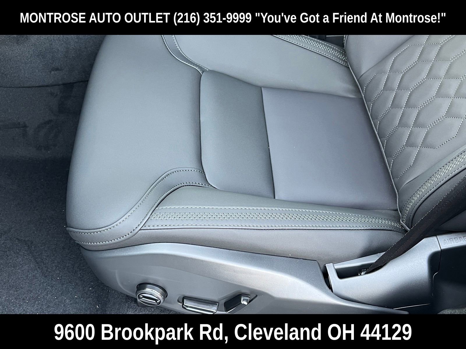 New 2026 Volvo XC60 B5 Core w/ Climate Package AWD/4WD image 32