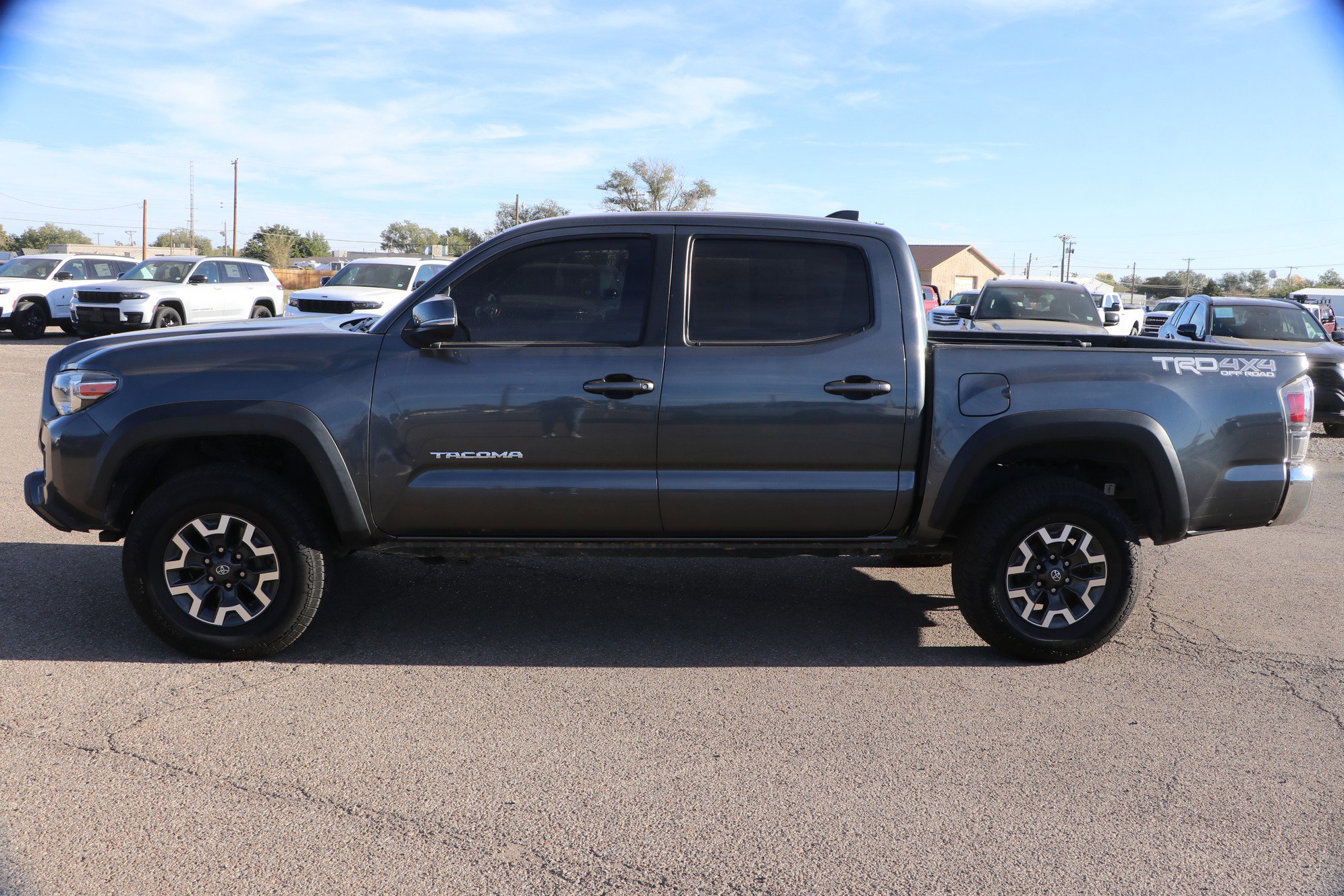 Used 2022 Toyota Tacoma TRD Off-Road image 4