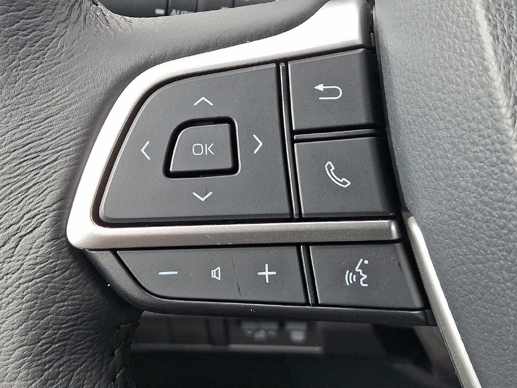 Certified 2026 Toyota Sienna XLE FWD image 24