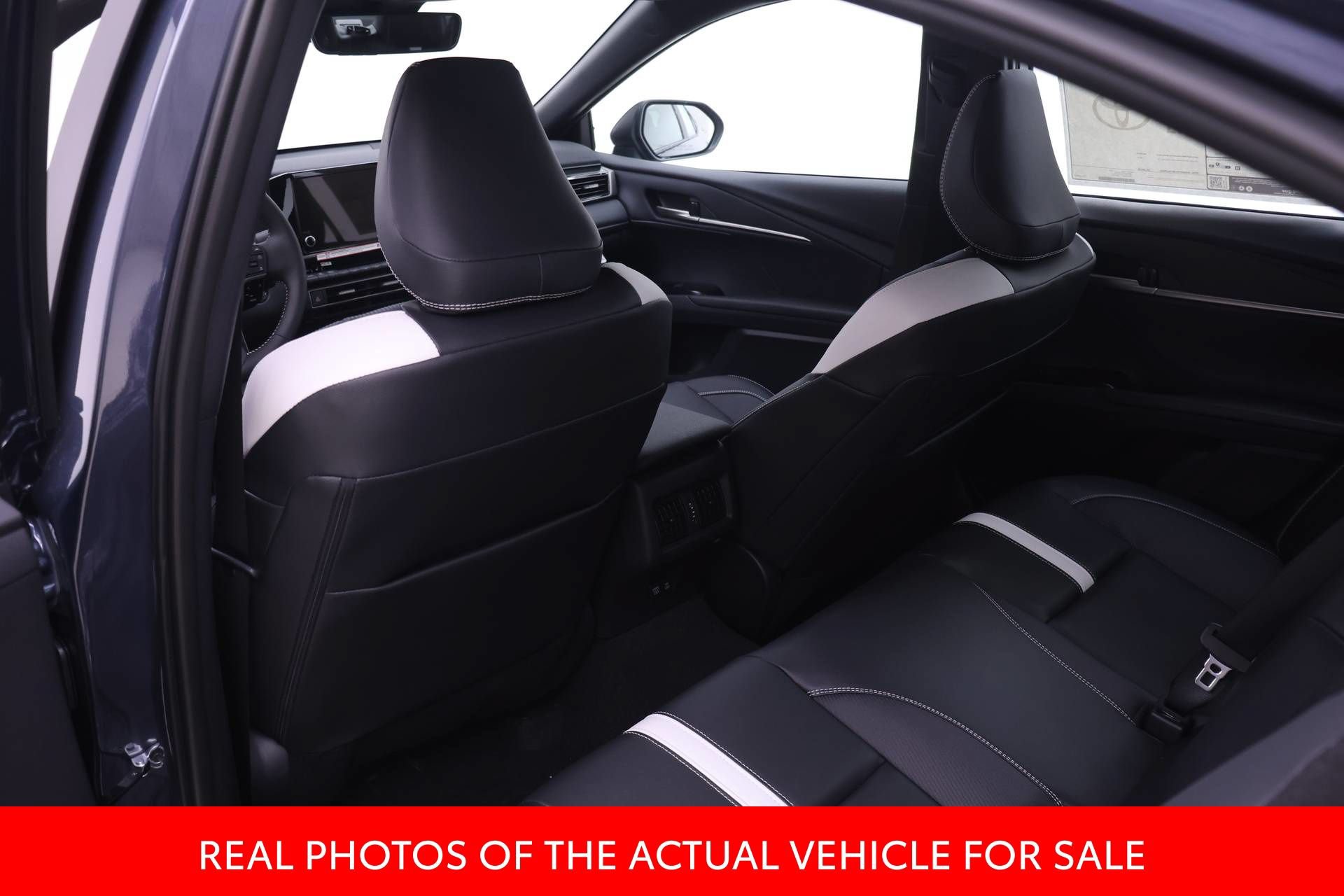 New 2026 Toyota Camry SE w/ Convenience Package FWD image 12