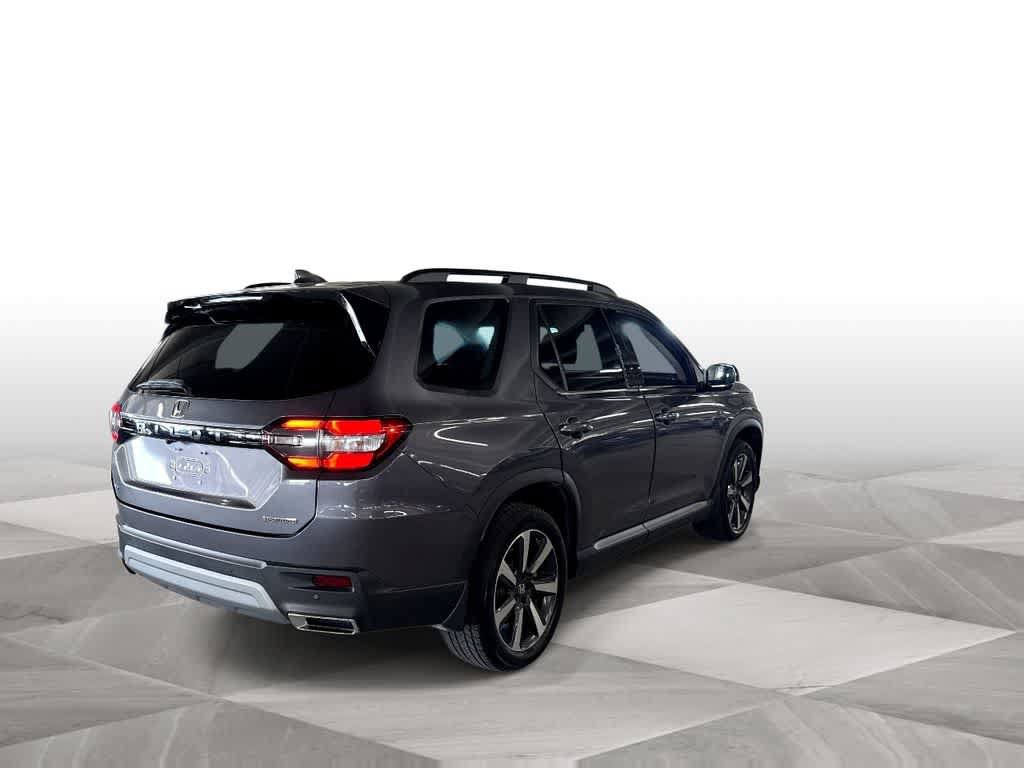 Used 2024 Honda Pilot Touring image 8