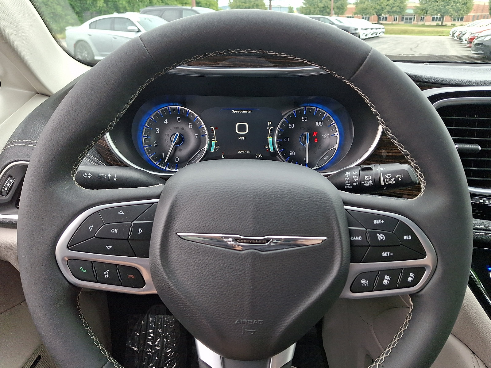 Certified 2022 Chrysler Pacifica Limited w/ Uconnect Theater Family Group AWD/4WD image 26