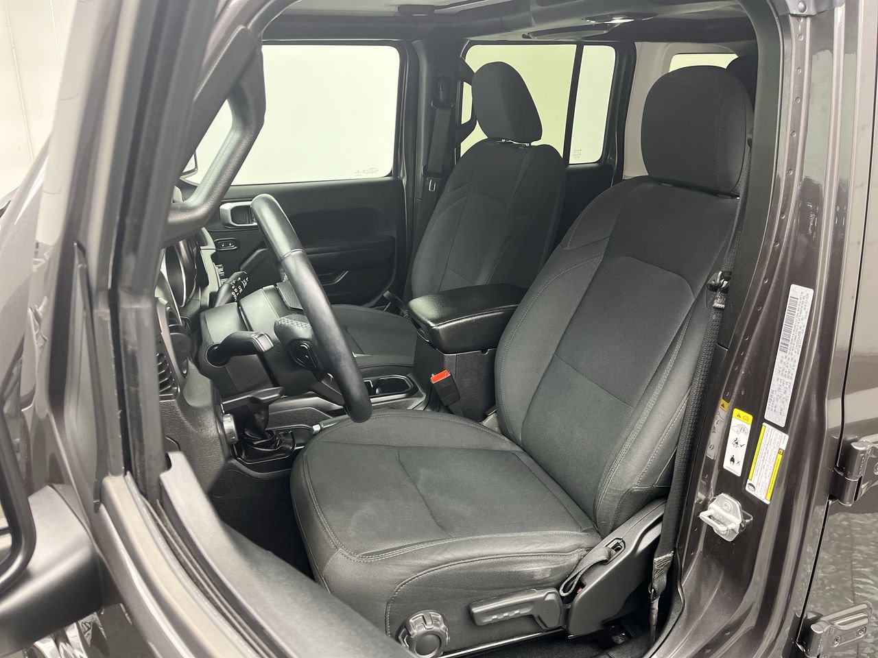 Used 2018 Jeep Wrangler Unlimited Sport S AWD/4WD image 9