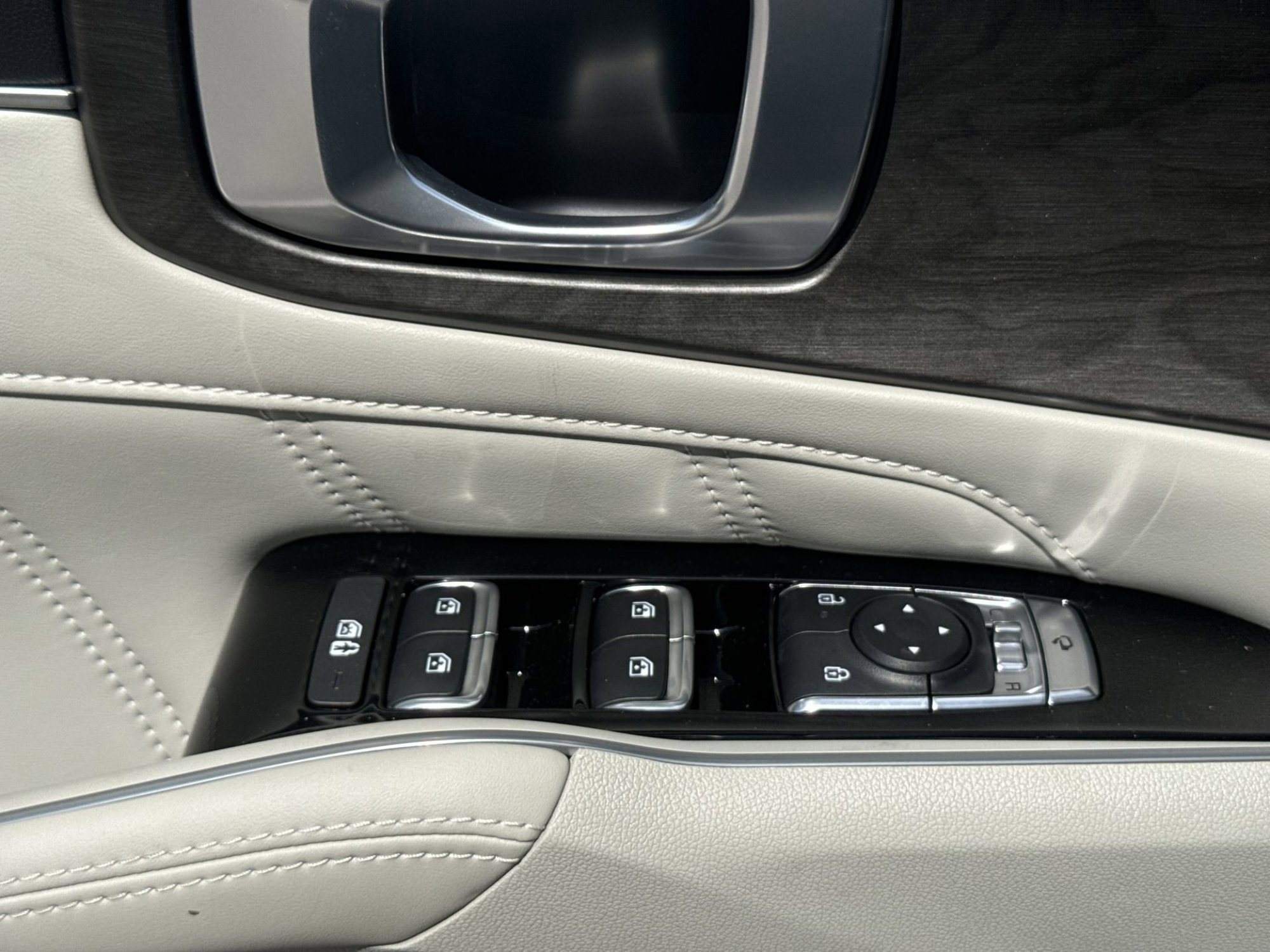 New 2025 Kia Sorento SX image 17