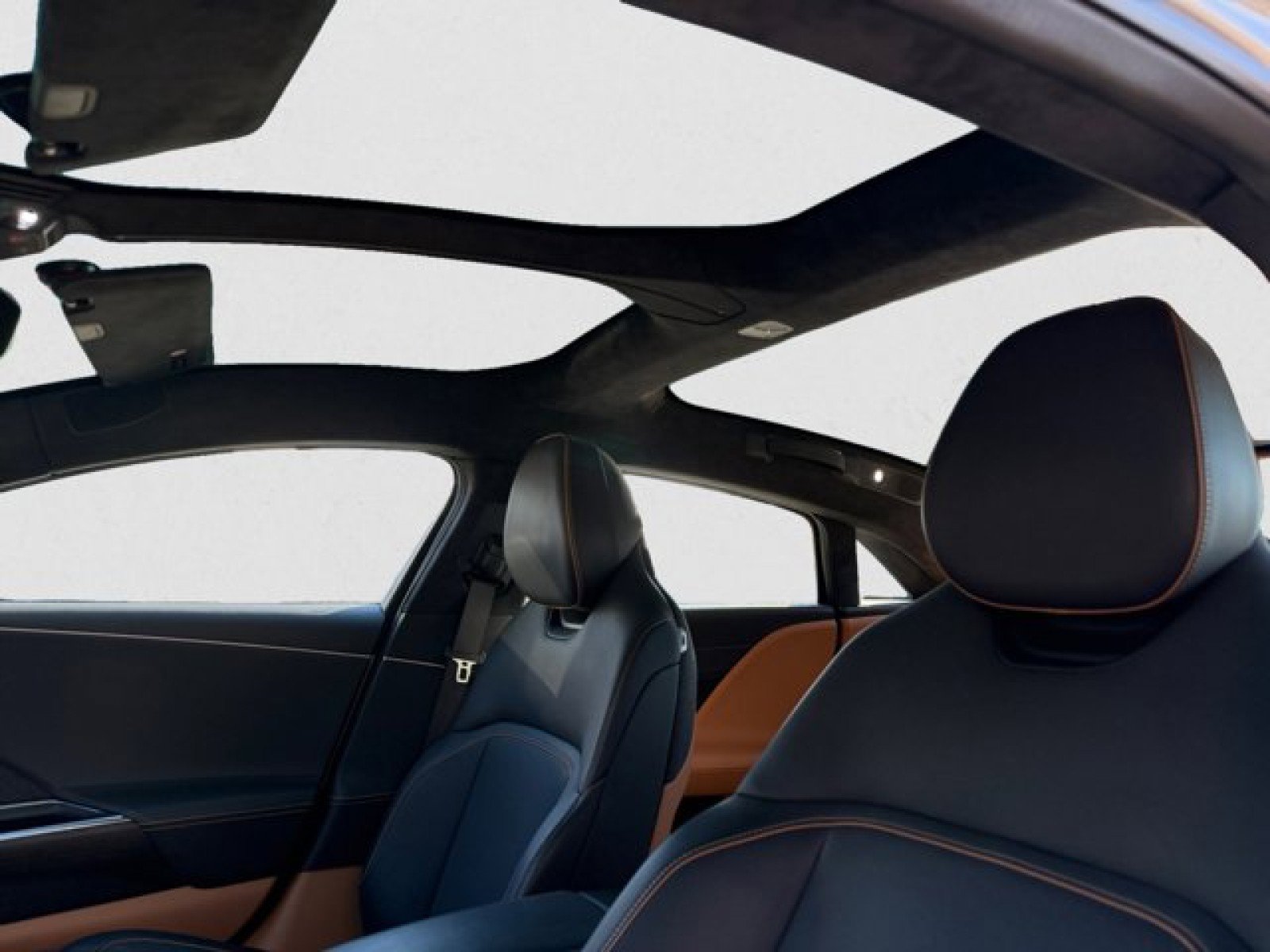 Used 2024 Lucid Air Touring image 12