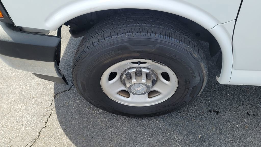 Used 2017 GMC Savana 2500 image 6