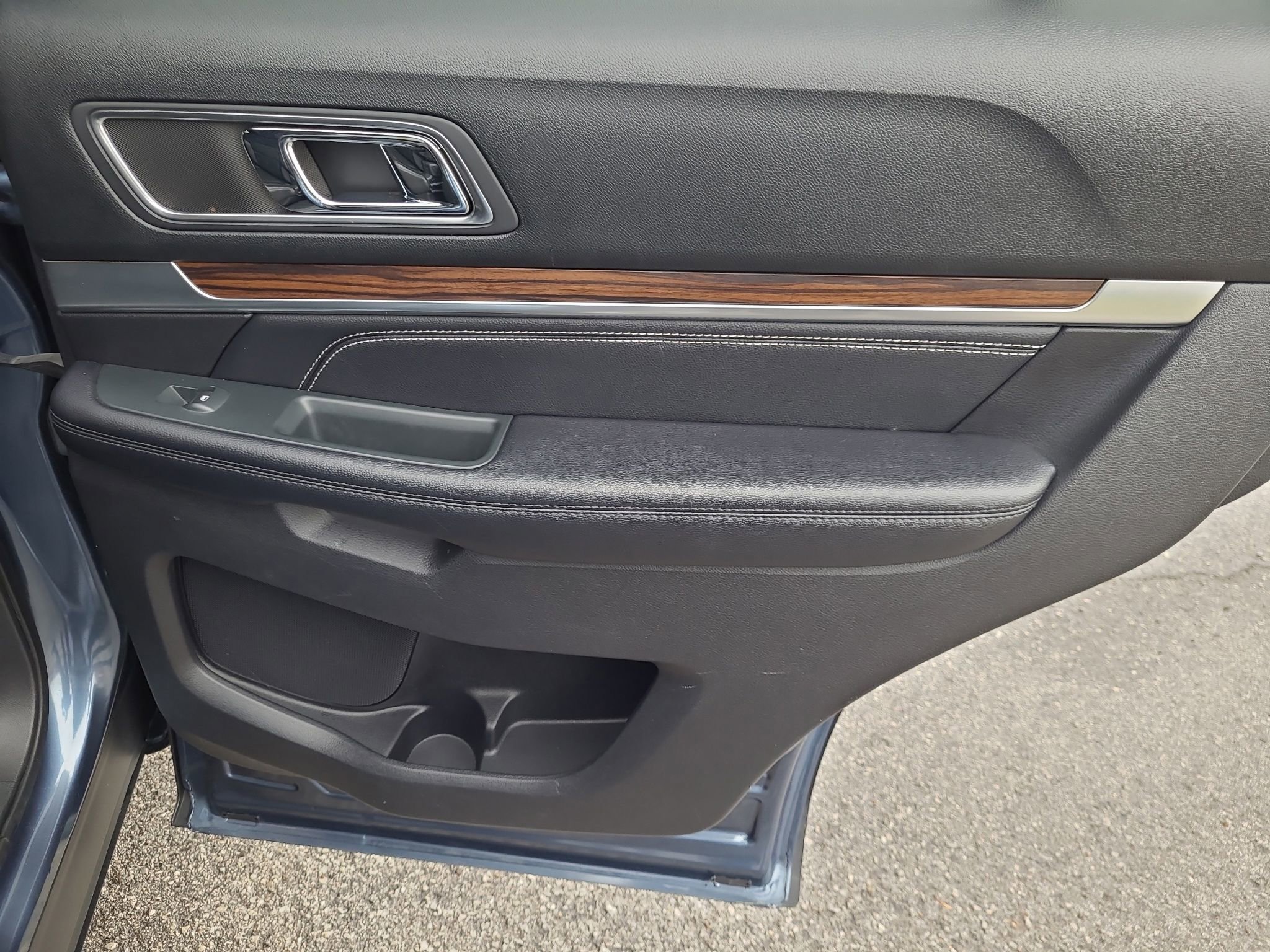 Used 2018 Ford Explorer Limited w/ Equipment Group 301A image 31