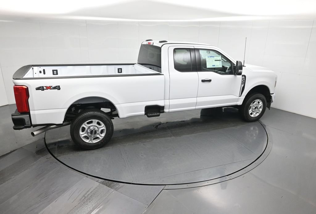 New 2026 Ford F350 XLT image 38