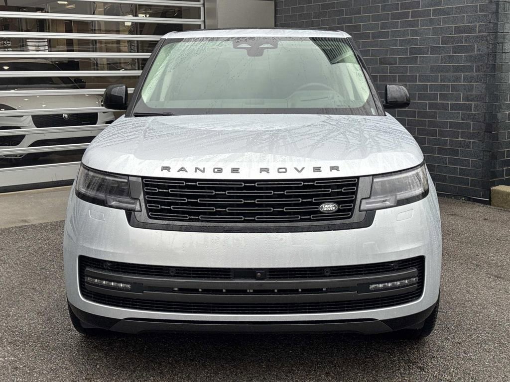 Used 2024 Land Rover Range Rover SE AWD/4WD image 2