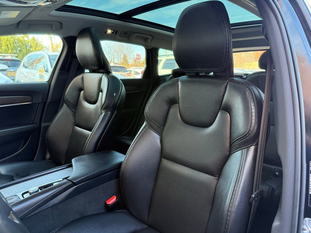 Used 2020 Volvo V90 T6 Cross Country w/ Protection Package Premier AWD/4WD image 12