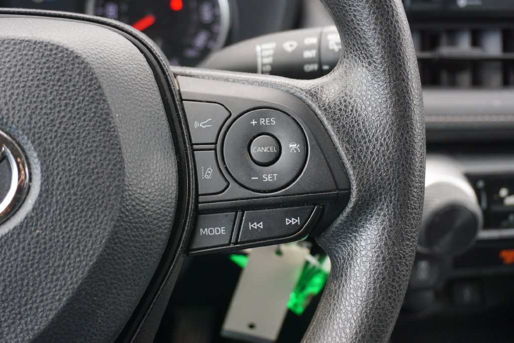 Used 2022 Toyota RAV4 LE AWD/4WD image 21