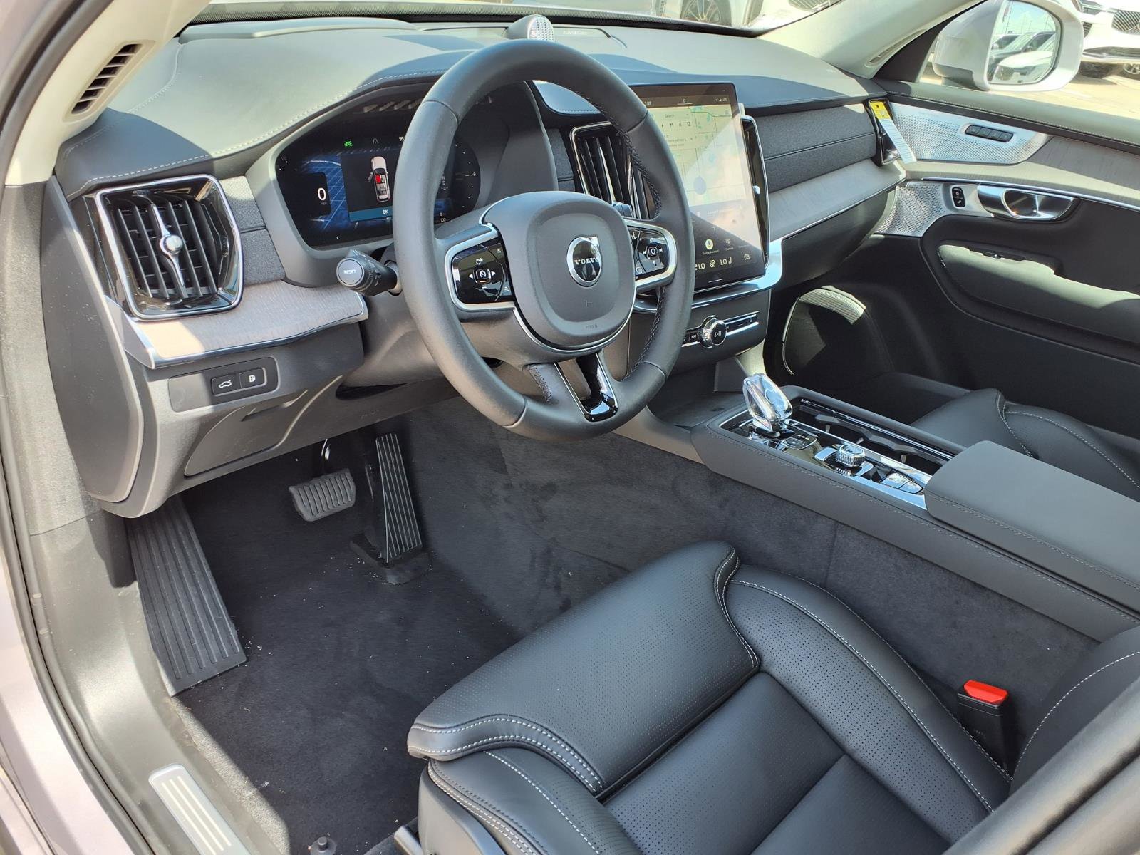 New 2026 Volvo XC90 T8 Ultra w/ Lounge Package image 12