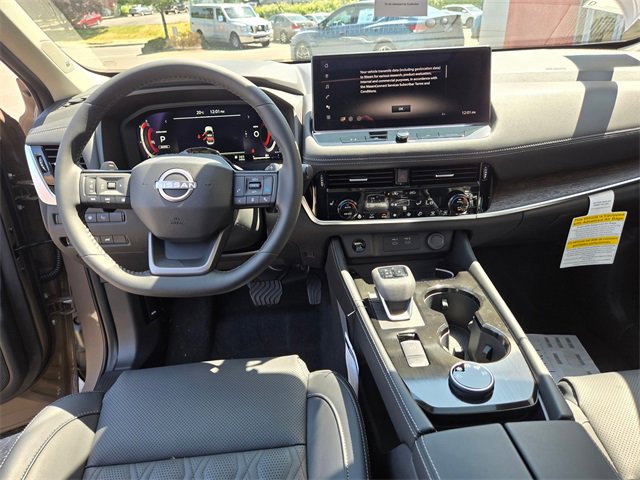 New 2025 Nissan Rogue Platinum w/ Tech Package image 13