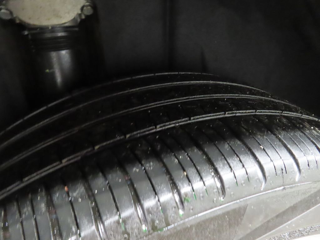 Used 2021 Volkswagen Atlas SEL R-Line image 35