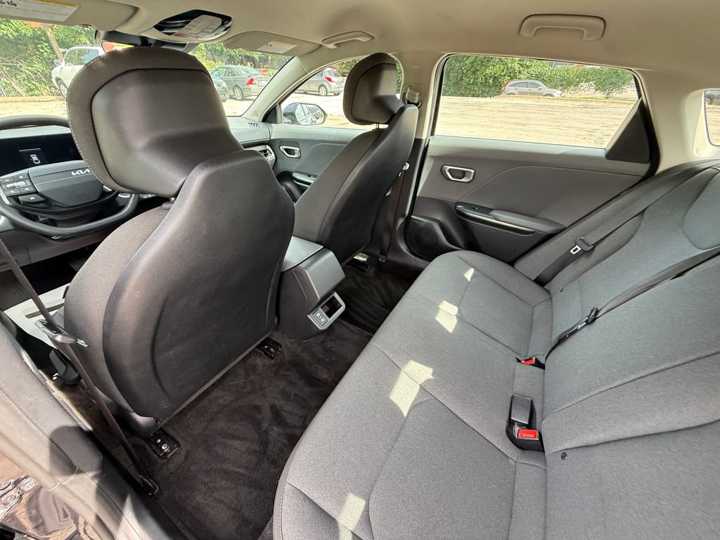 Used 2025 Kia K4 FWD image 24