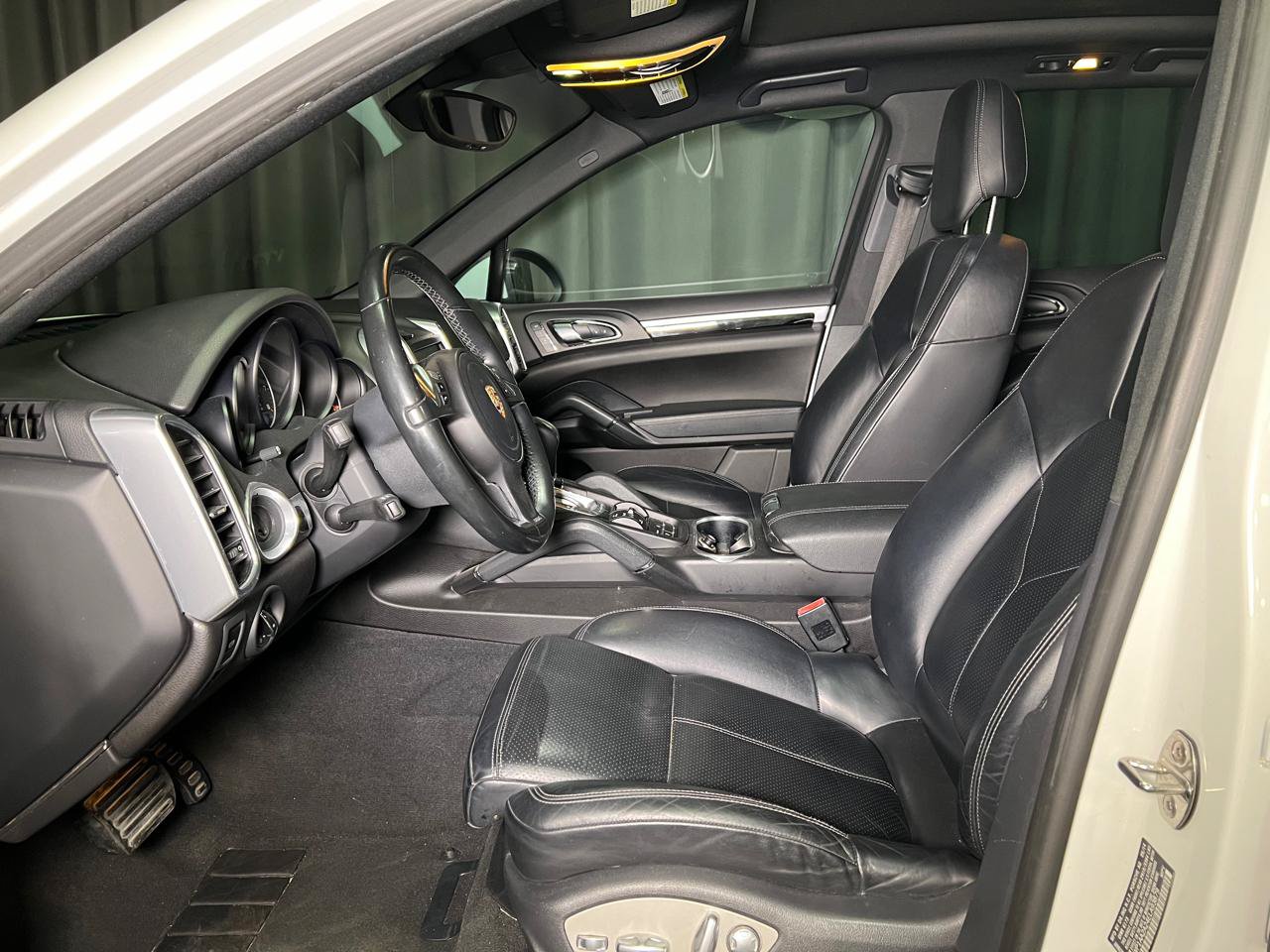 Used 2014 Porsche Cayenne AWD/4WD image 8